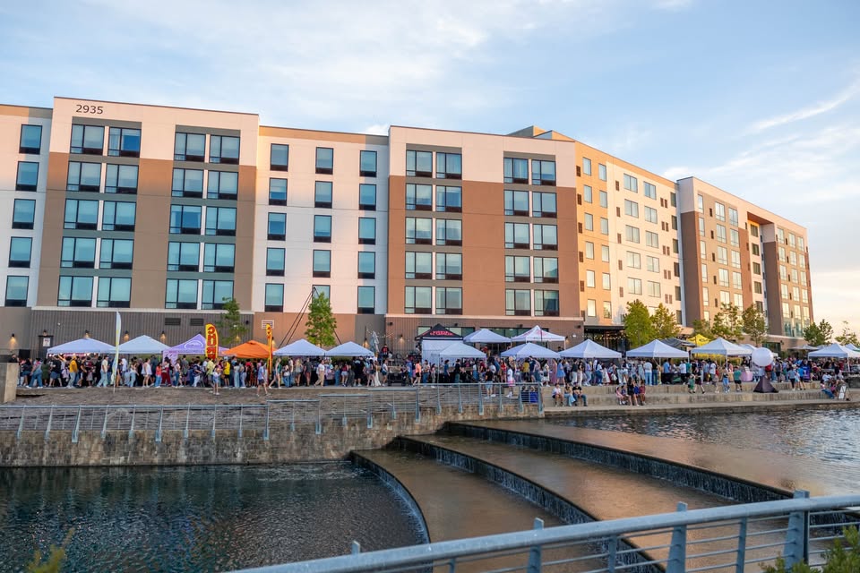 The Waterfront Market