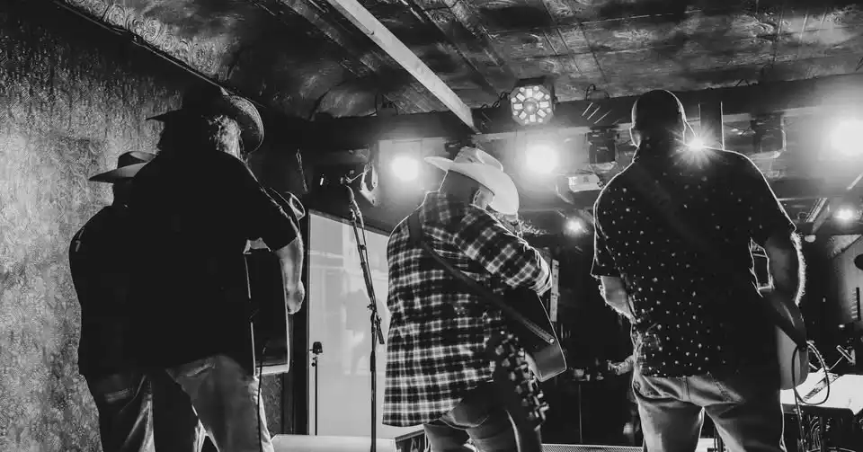 Mojo Brothers Band Live at Fish & Tails Oyster Bar!