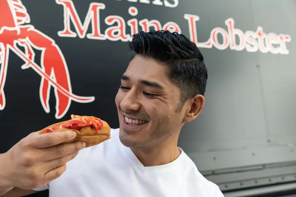 Cousins Maine Lobster at HTeaO Keller