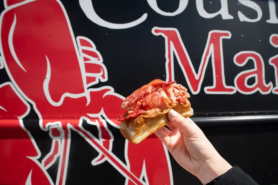 Cousins Maine Lobster at HTeaO Arlington/S. Cooper St.