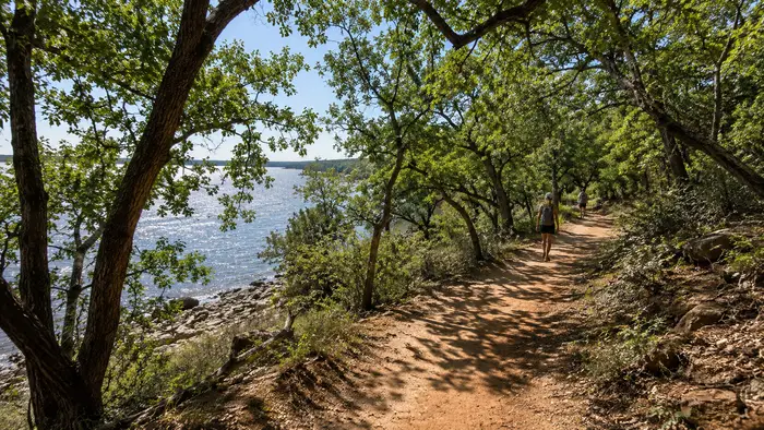 Grapevine Lake Hiking Trails: Shaded Routes & Park Fees